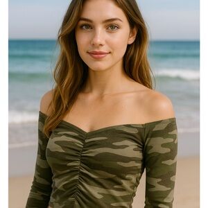 HOLLISTER Camo Off-Shoulder Green Long Sleeve Ruched Crop Top Size M Y2K